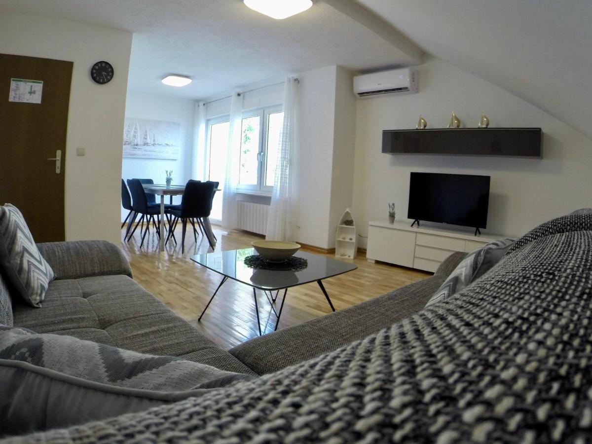 Holiday Apartment Lavanda Sumpetar Jesenice  Eksteriør billede