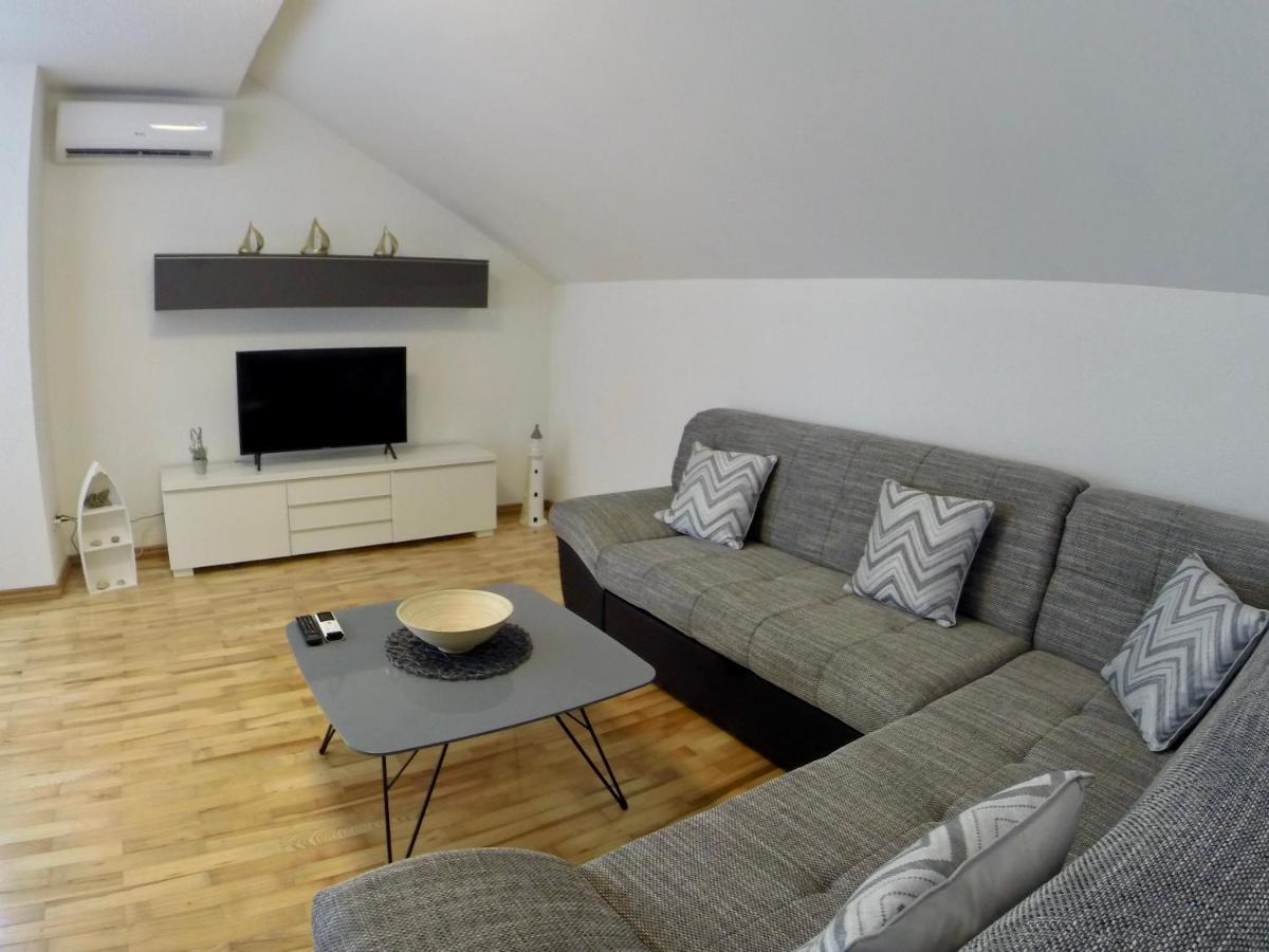 Holiday Apartment Lavanda Sumpetar Jesenice  Eksteriør billede